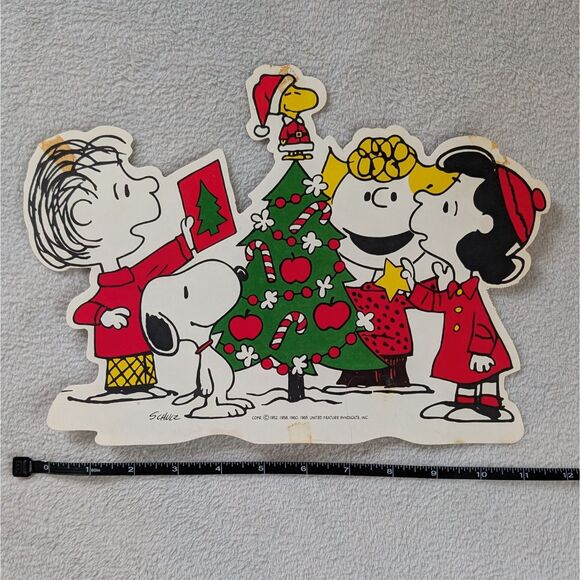 Vintage Peanuts Christmas Paper Wall Window Decoration Small Snoopy Hallmark - Picture 7 of 8